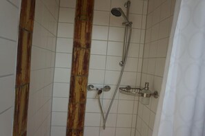 Shower, towels