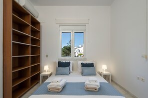 3 Schlafzimmer, Zimmersafe, Schreibtisch, Bügeleisen/Bügelbrett