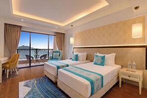 Deluxe Twin Room | In-room safe, blackout drapes, soundproofing, iron/ironing board