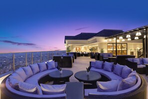 Lounge - Lemon Tree Premier Budhanilkanth (Burhanilkantha)