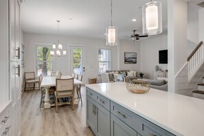 Unclassified image, 5 of 50, button