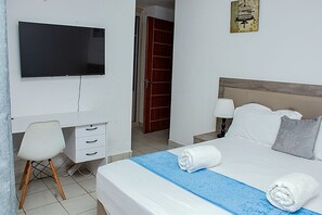 Desk, laptop workspace, free WiFi - Riverside Duplex (Nairobi)
