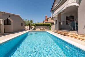 Immagine non classificata, 3 di 44, pulsante