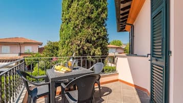 Superior-Vierbettzimmer, Balkon, Turm | Hochwertige Bettwaren, Daunenbettdecken