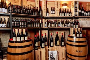 Breakfast, lunch, dinner served; Italian cuisine, pool views - Hotel la Pietra Restaurant (Fosdinovo)