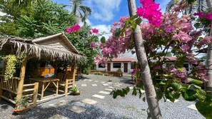 Front of property - New Breakers Hotel Rawai (Rawai)