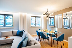Living area - Renovato Deluxe Apartment (Porto)