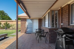 Outdoor dining - Heinlen on North Terrace  (Mount gambier)