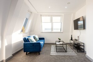 TV, offices - Fabulous 1 Bedroom Apartment in Central Hull (Hull)