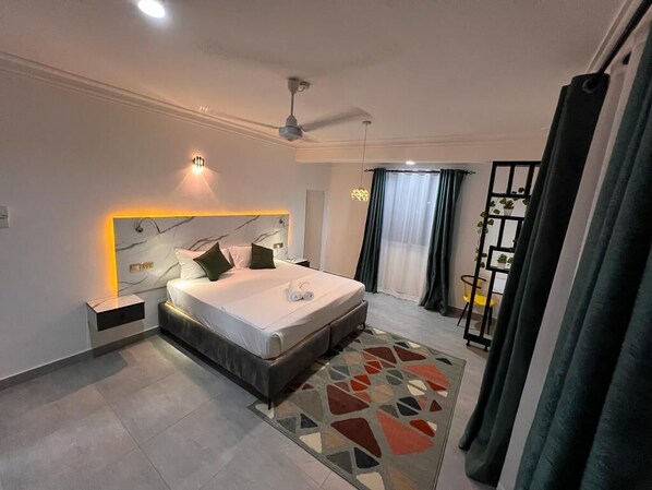 3 makuuhuonetta, silitysrauta/-lauta, Wi-Fi, vuodevaatteet