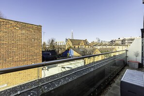 Basic Apartment | Exterior - Bermondsey Bliss: Views, Comfort, and City Access! (London)