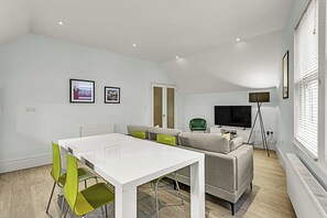 Dining - Superb Clapham Duplex (London)