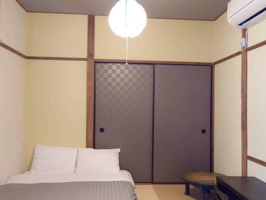 3 bedrooms, laptop workspace, iron/ironing board, free WiFi