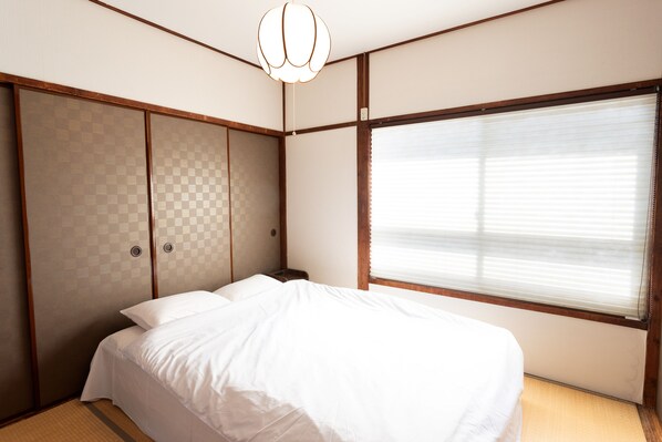 Traditional House | 3 bedrooms, laptop workspace, iron/ironing board, free WiFi