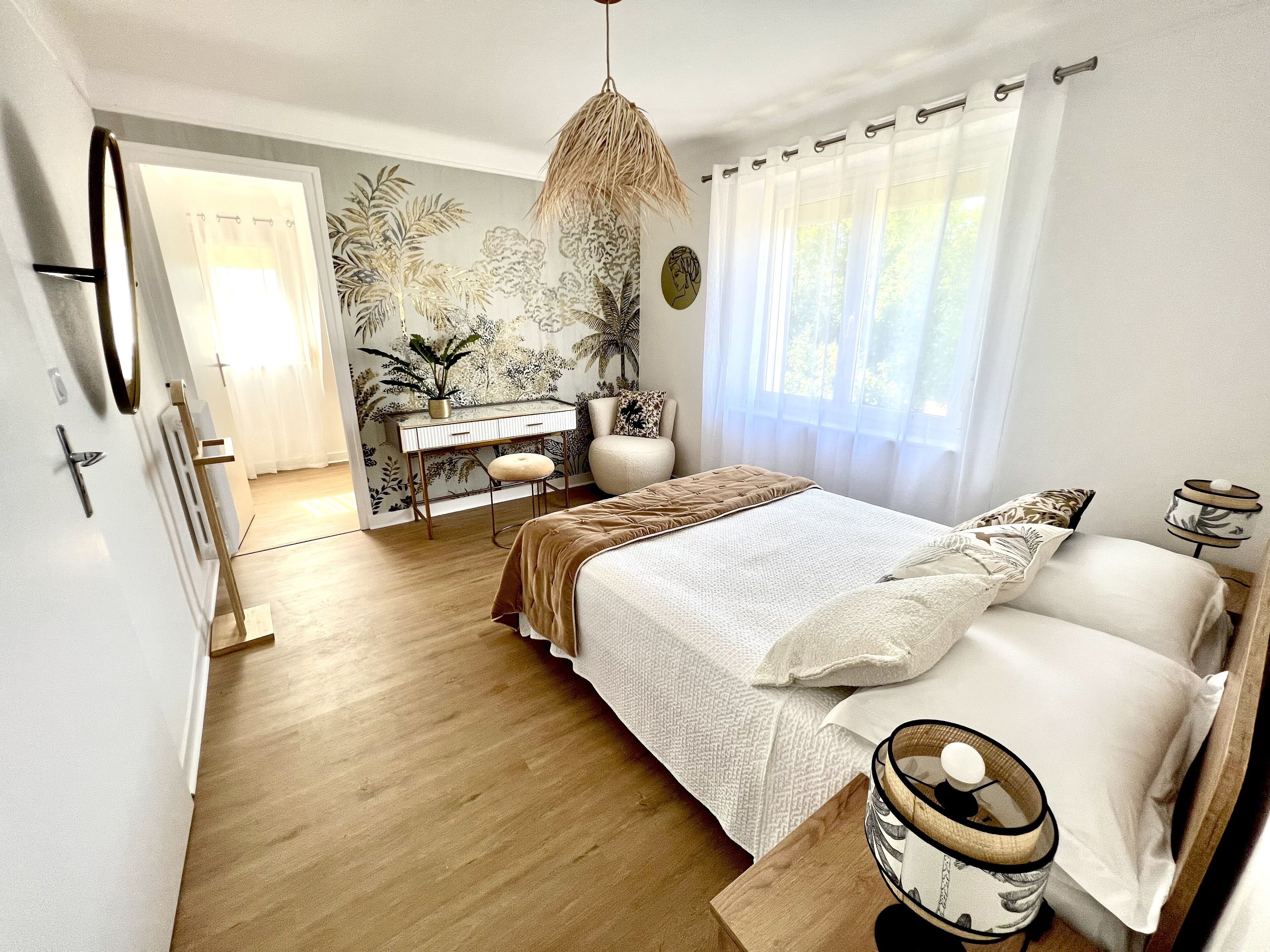 4 bedrooms, iron/ironing board, travel crib, free WiFi