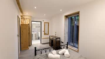 1 chambre, fer et planche Ă repasser, Wi-Fi gratuit, draps fournis