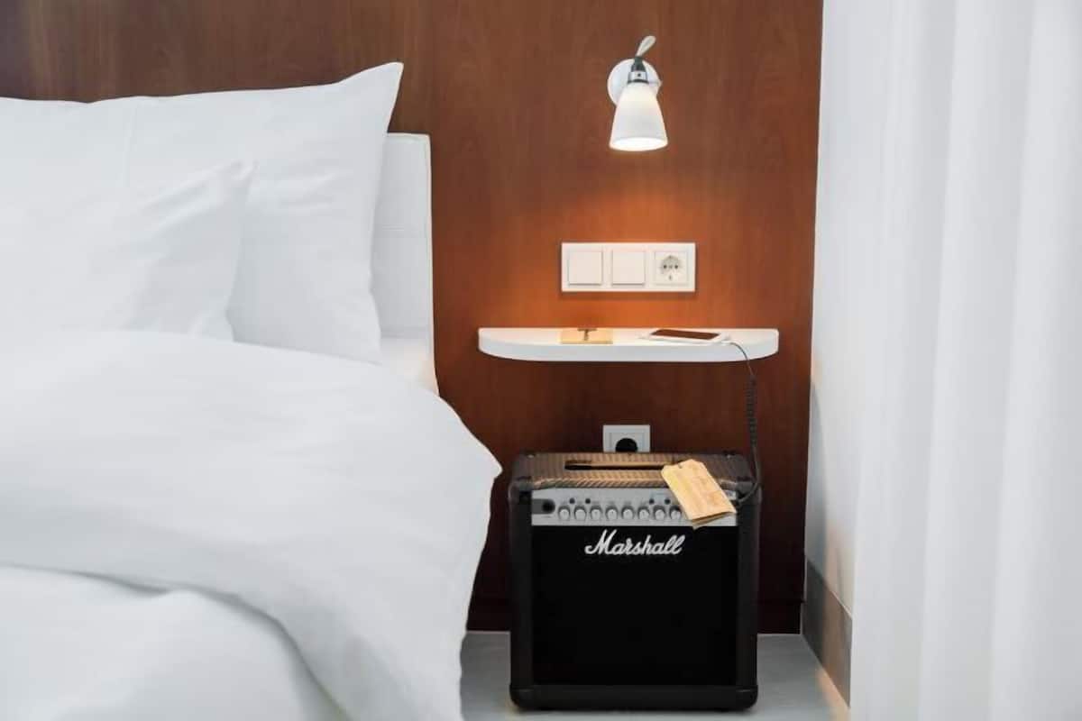 In-room safe, soundproofing, bed sheets