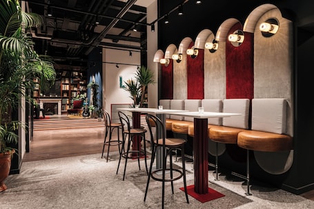 Bar (on property). Ruby Bea Hotel Florence