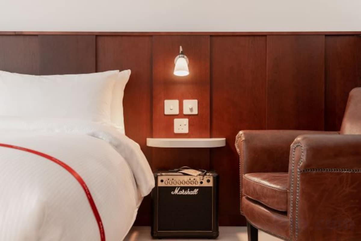 In-room safe, soundproofing, bed sheets