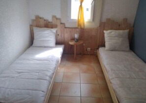 2 Schlafzimmer, Schreibtisch, kostenloses WLAN, Bettwäsche