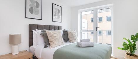 City Apartment | 2 bedrooms, individually decorated, individually furnished