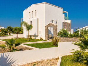 Villa, 4 Bedrooms, Smoking, Private Pool | Exterior
