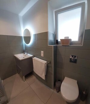 Hair dryer, towels, soap, shampoo