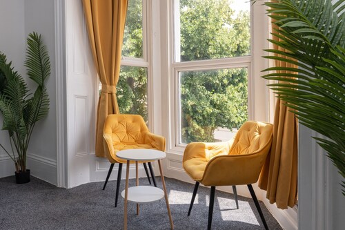 Open Mind Property - Spacious 2 Bedroom Flat