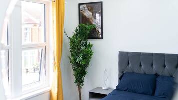 6 bedrooms, iron/ironing board, free WiFi, bed sheets