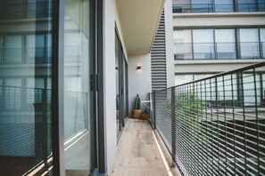 Terrace/patio - Fully equipped kitchen, internet, comfy beds,  business lounge, swim lane. (Cuauhtémoc)