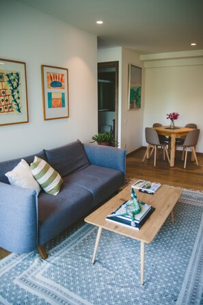 Smart TV, DVD player - Fully equipped kitchen, internet, comfy beds,  business lounge, swim lane. (Cuauhtémoc)