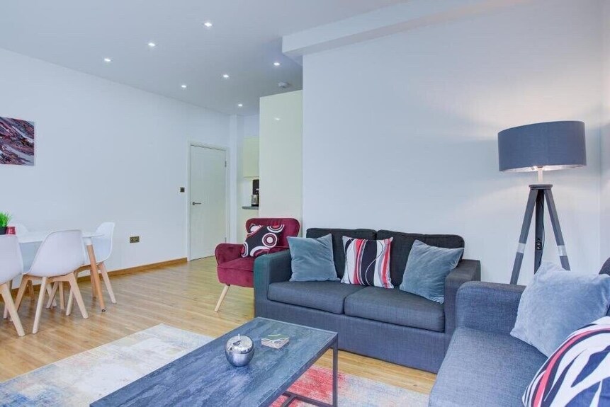 Fareham Centre Flat With Free Parking For 2 Cars - Fareham
