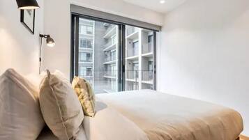 2 makuuhuonetta, silitysrauta/-lauta, vauvan matkasänky, ilmainen Wi-Fi