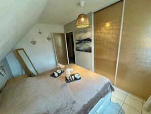 1 غرفة نوم ومكواة/لوح كي وسرير سفر وخدمة الإنترنت