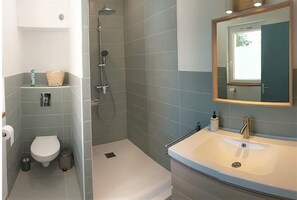 Hair dryer, towels, soap, shampoo