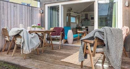 Sparkling newly built house close to city & nature