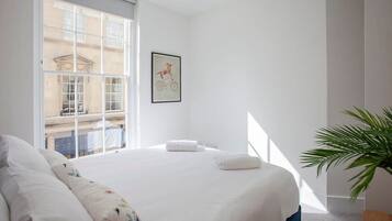 2 bedrooms, desk, iron/ironing board, travel cot