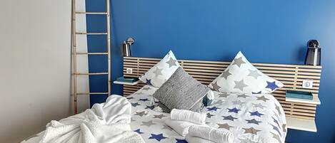 4 habitaciones, tabla de planchar con plancha, wifi y ropa de cama