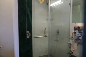 デスク、WiFi (無料)、ベッドシーツ