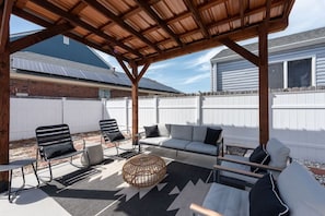 Terrace/patio - Large Home w/ Back Yard Oasis | Perfect for Groups (New Orleans)