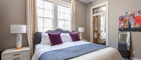 3 Schlafzimmer, Schreibtisch, Bügeleisen/Bügelbrett, WLAN