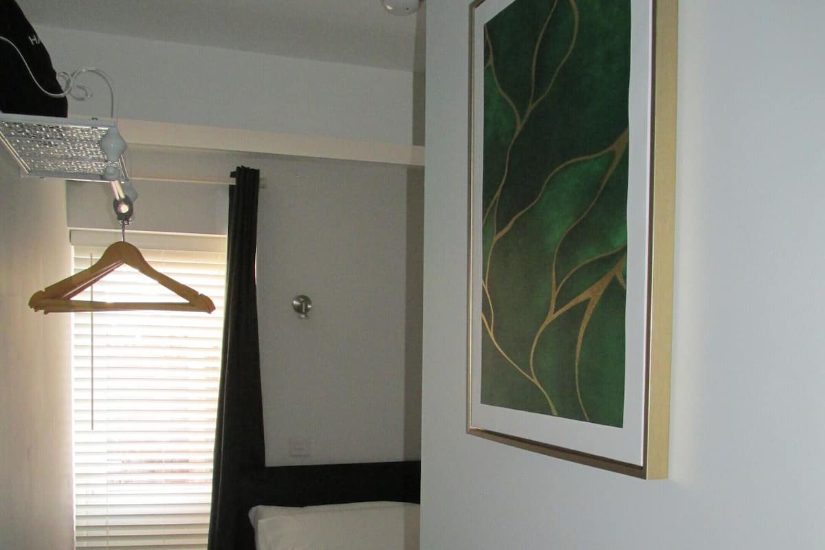 Comfort Single Room, Ensuite | 1 bedroom, blackout drapes, free WiFi, bed sheets