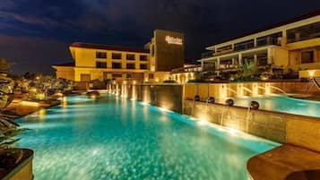 Indoor pool, outdoor pool