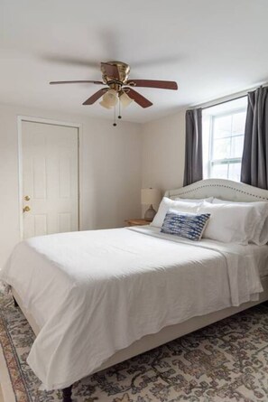 3 soverom, skrivebord, strykejern/-brett og wi-fi (inkludert)