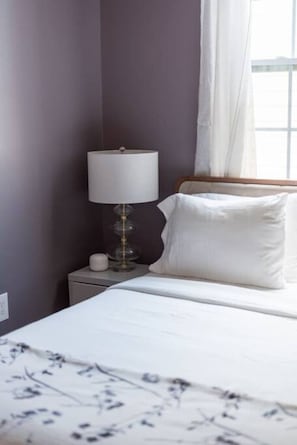 3 bedrooms, desk, iron/ironing board, free WiFi - Oak St Corridor | 4 Blocks to Streetcar, Parking (New Orleans)