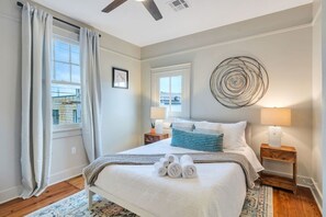 5 室のベッドルーム、デスク、アイロン / アイロン台、WiFi (無料)