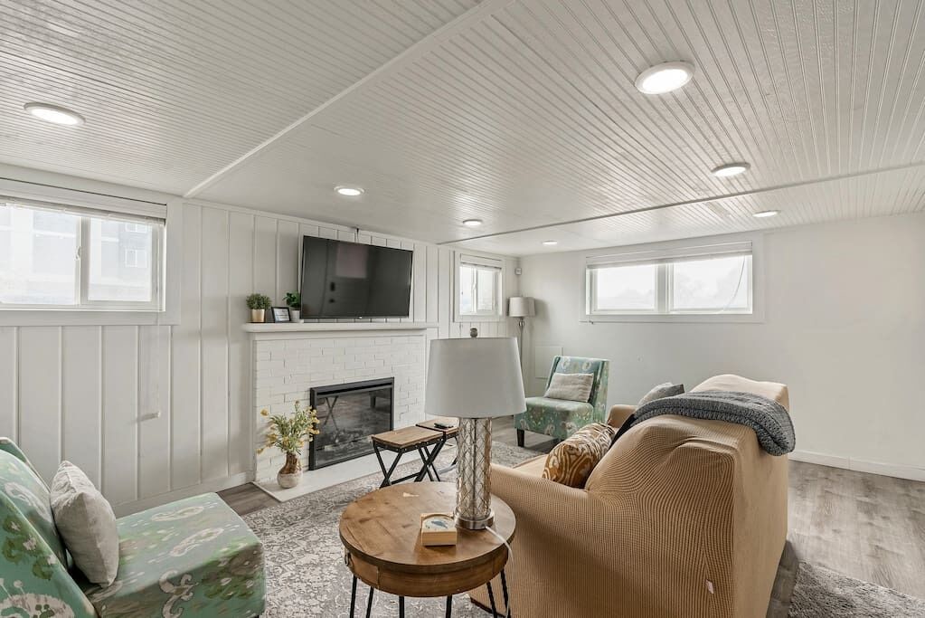 CentralLocation, Walking Distance to Restaurants!
