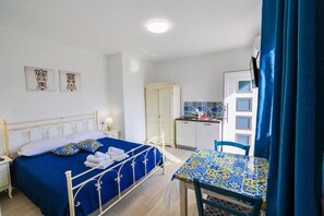 1 غرفة نوم ومكواة/لوح كي وواي فاي مجانًا وملاءات أسرّة