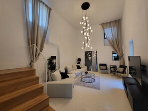 Smart-TV og stereoanlegg