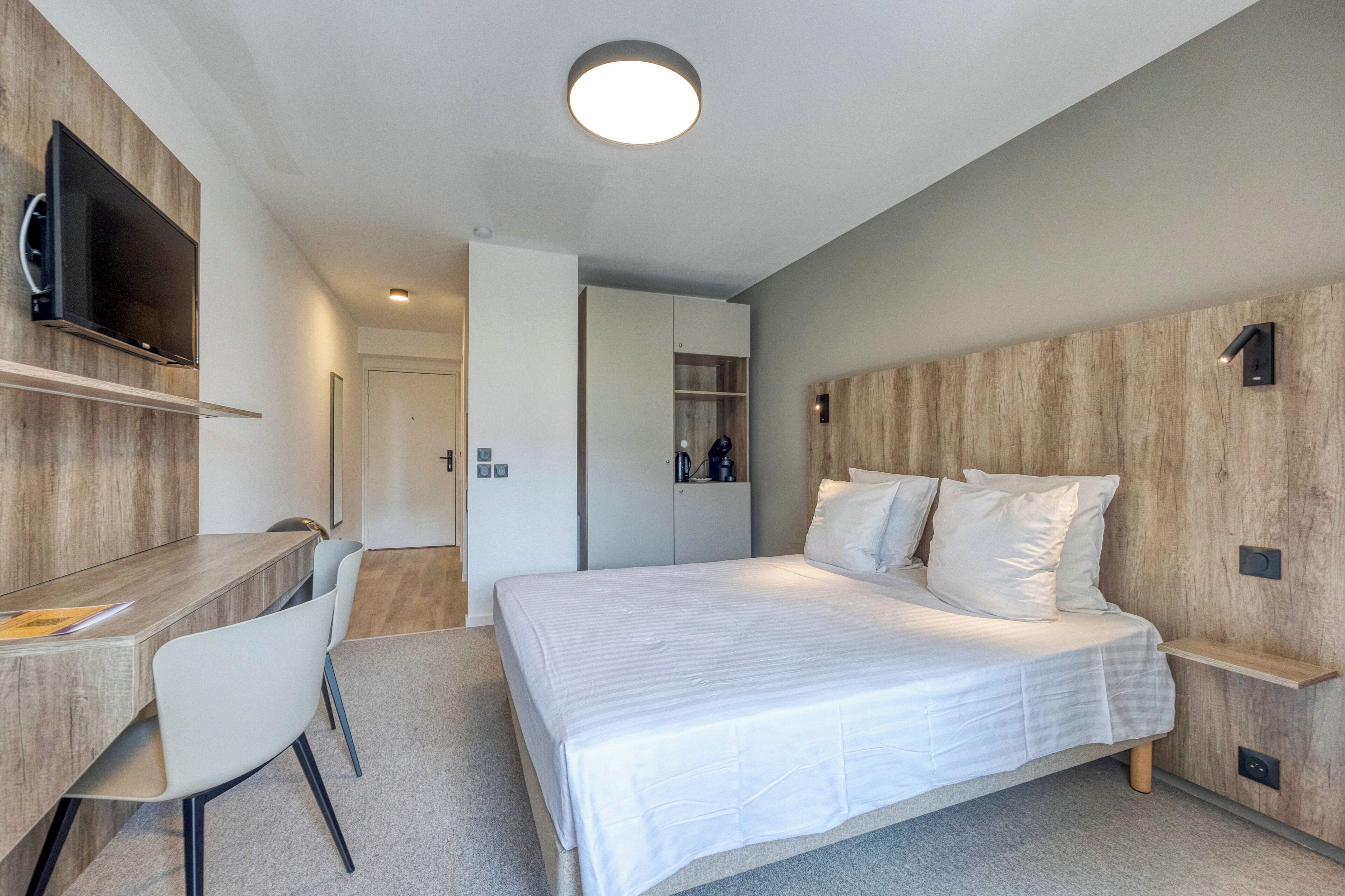 Allergitestet sengetøy, skrivebord for bærbar PC og lydisolert